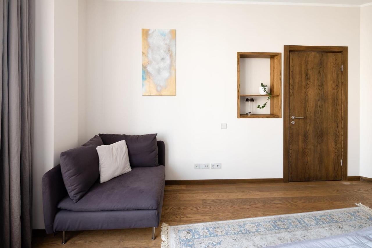 Riverside Spacious One Bedroom Huoneisto Riika